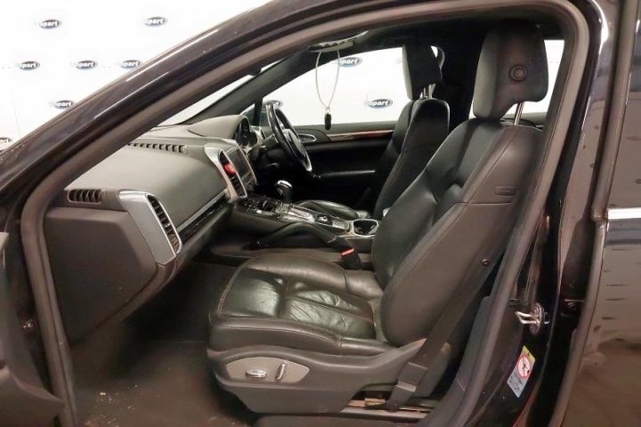 Dezmembrez Porsche Cayenne 958
