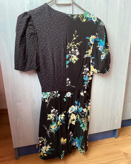Salopeta florala, Bershka, marimea M(potrivita si pentru S)