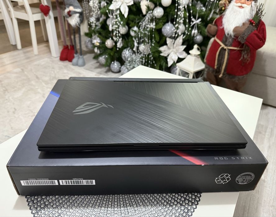 Laptop Gaming ASUS ROG Strix G17 G712LU-H7021