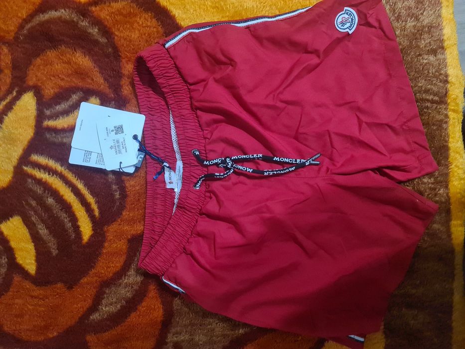 Къси панталони Монклер