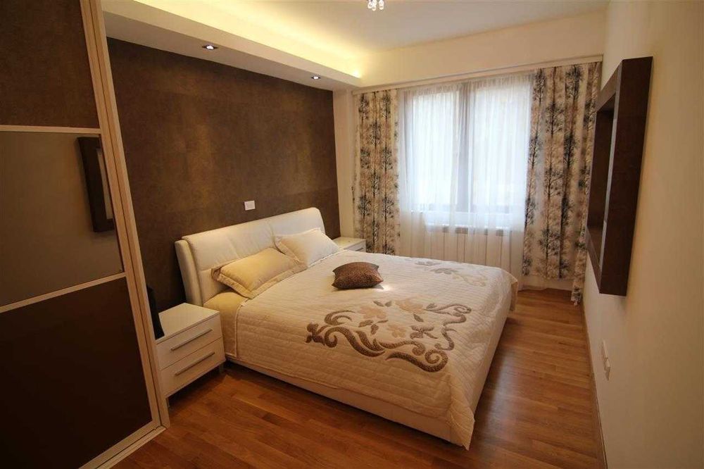 Дава се под наем Двустаен апартамент в Бургас, Лазур - 69 кв.м за 204 € - Снимка #1