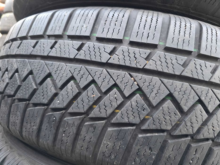 2бр Зимни гуми 215 70 16 - Continental