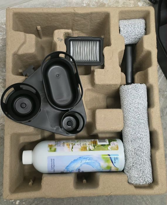 Правостояща прахосмукачка Midea  MX10EUBK 2v1 220w
