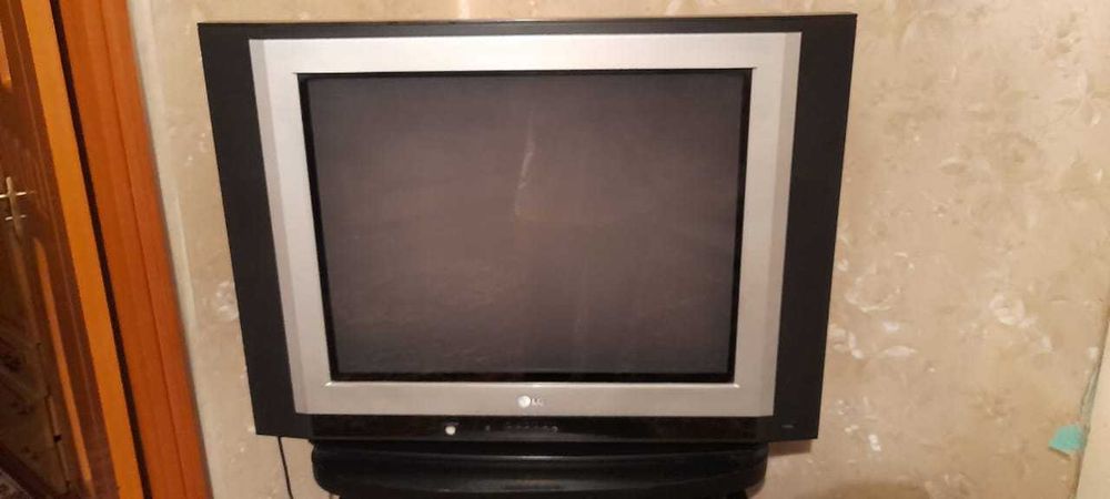Телевизор LG FLATRON