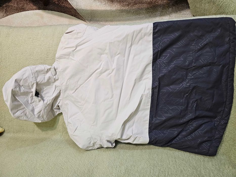 OutvenrureДамско яке