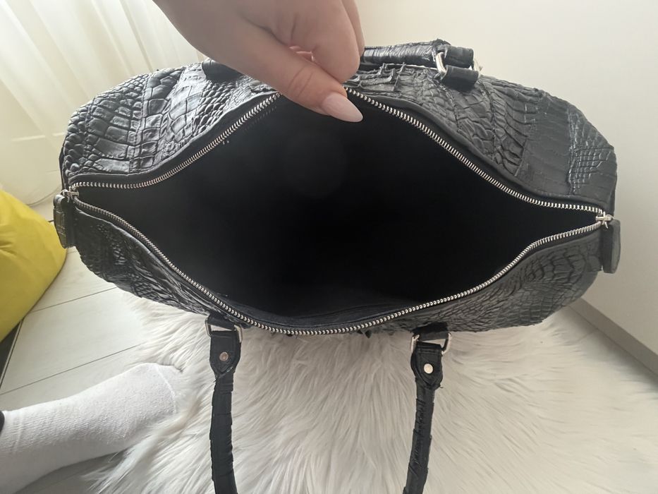 Пътна чанта от крокодилска кожа