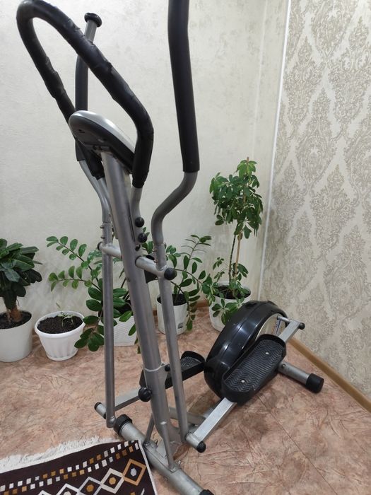 Элептический тренажёр для дома