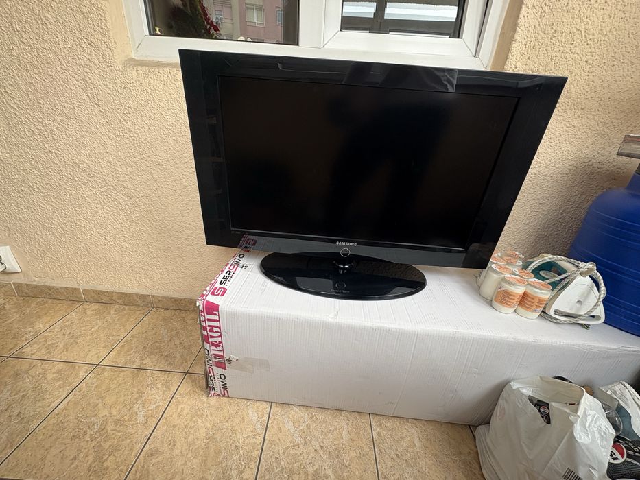 mobila sufragerie+ Tv samsung