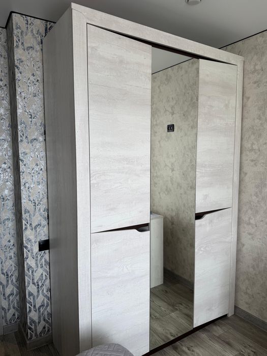 Продам спальный гарнитур