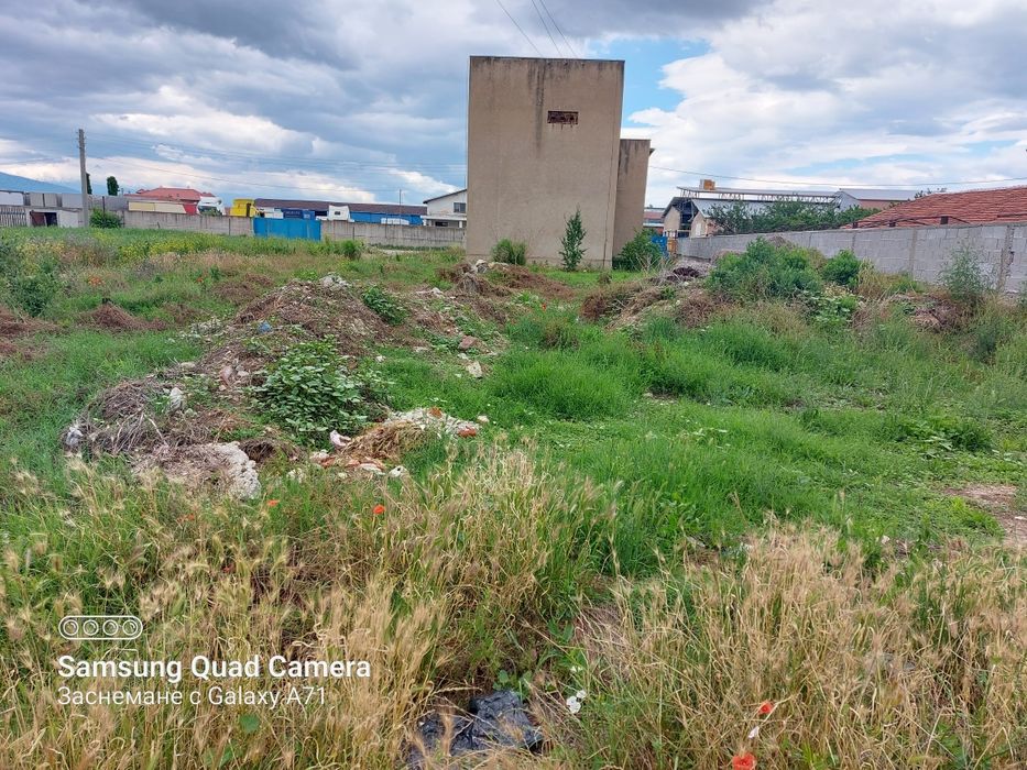 Продавам парцел УПИ от 587кв.м в индустриална зона. Може и Бартер!