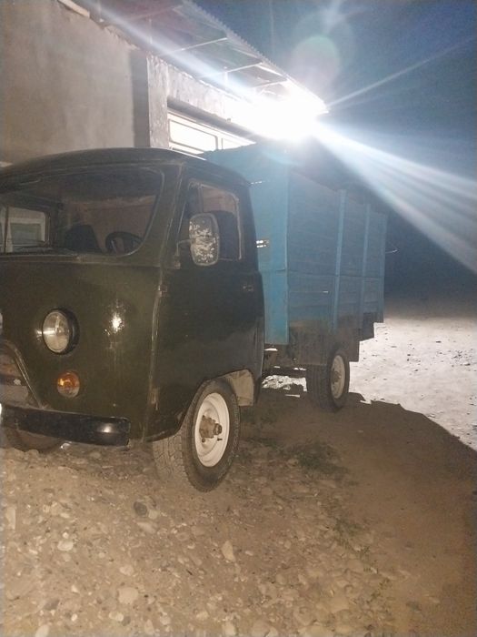 Уаз сотилади матор 24 ,акуслятор 4та балон янги 3та ракета метан балон