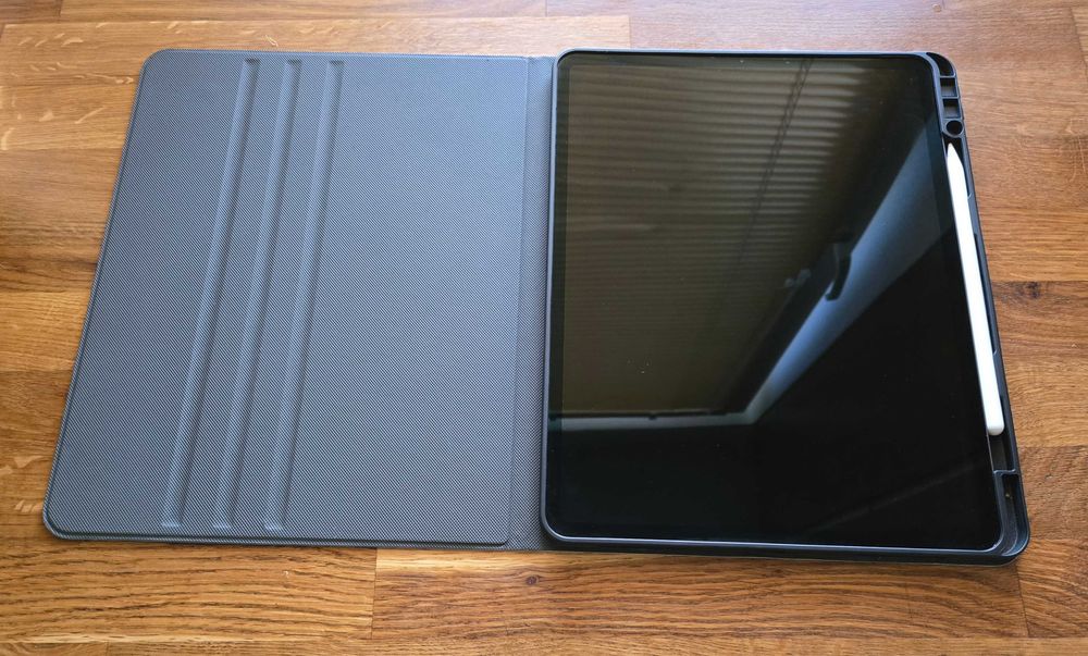 iPad Pro 12.9-inch (3rd generation) + Apple Pen + калъф - като нов