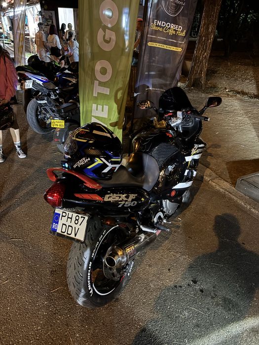 Vând Suzuki GSX 750F A2