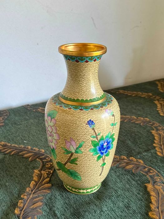 Vază chinezească din bronz cloisonné
