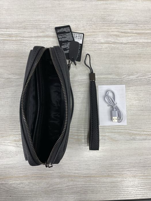 Барсетка с отпечатком пальцев