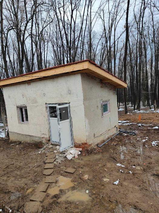 Дворно място с вила