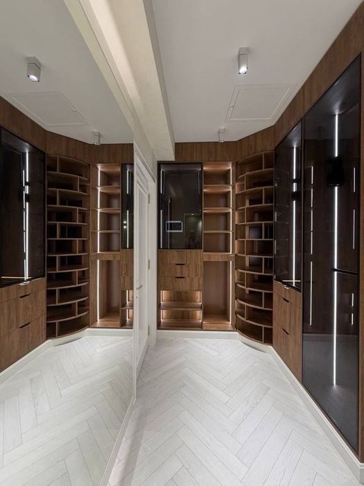 Касественный Дом с Бассейном Циолковского