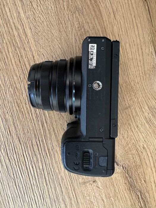 Продавам фотоапарат Sony A6300