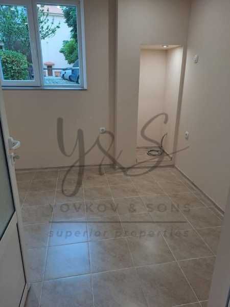 Дава се под наем Магазин в Пловдив, Каменица 2 - 55 кв.м за 357 € - Снимка #1