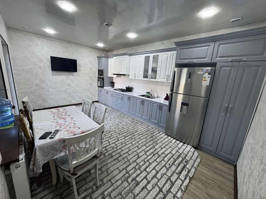 Урикзор уй сотилади