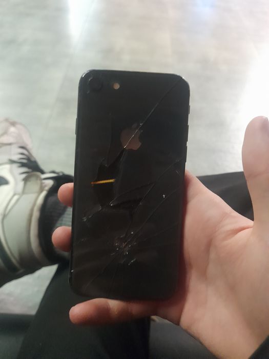 Айфон се2 64 гб обмен