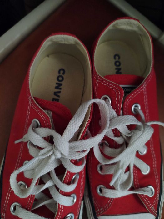 Vând tenesi Converse All Star originali – mărimea 36,5