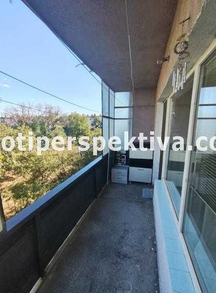 Продава се Тристаен апартамент в Пловдив, Кючук Париж - 64 кв.м за 1558 €/кв.м - Снимка #5