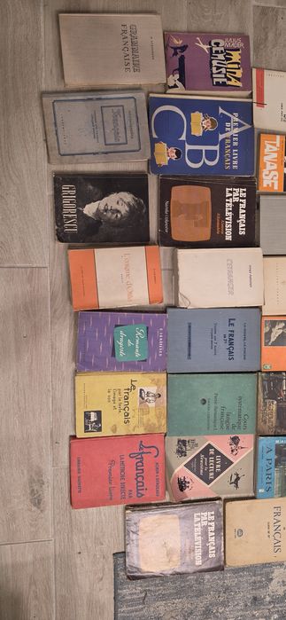Стари книги на френски, английски, румънски и български език