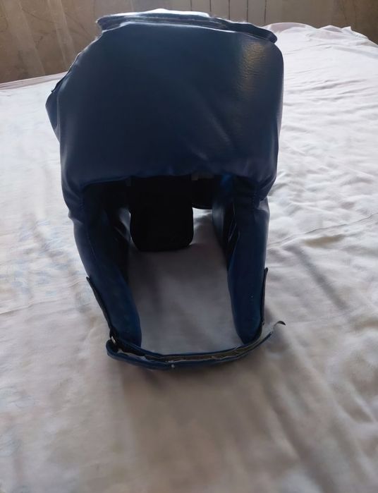 Шлем для единоборств.