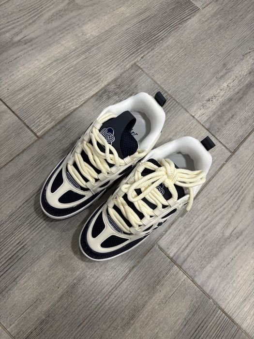 Louis Vuitton Skate ; 42/43