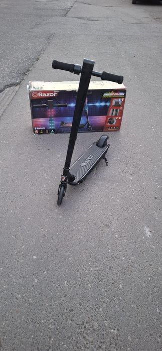 Vând trotineta electrica copii Razor