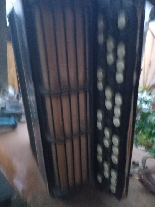Продам баян в нормальном состоянии