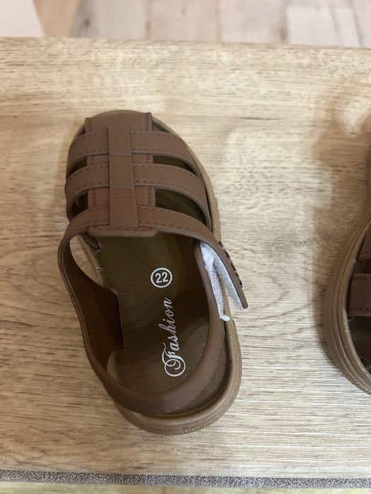 Сандали детские 22 размер