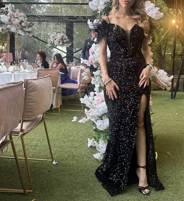 Rochie neagra cu paiete