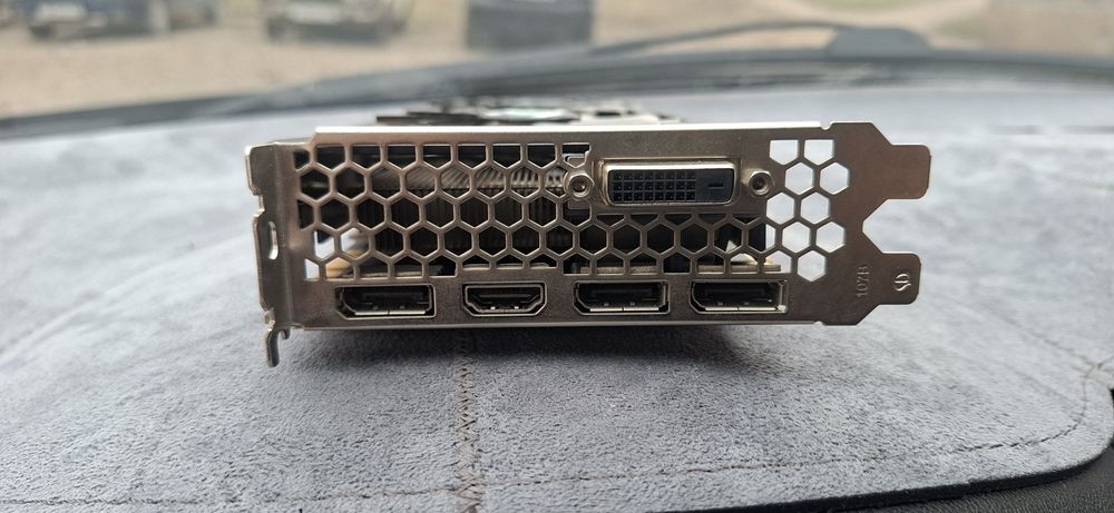 Продам PNY GeForce GTX 1070 8 gb.