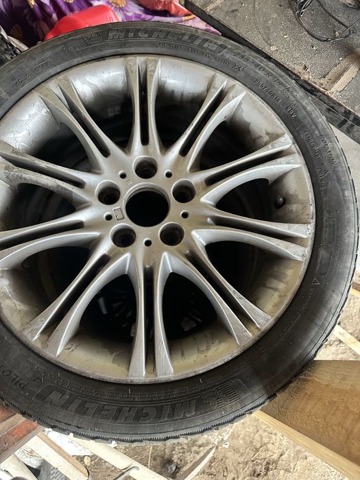 Продавам джанти стил 135