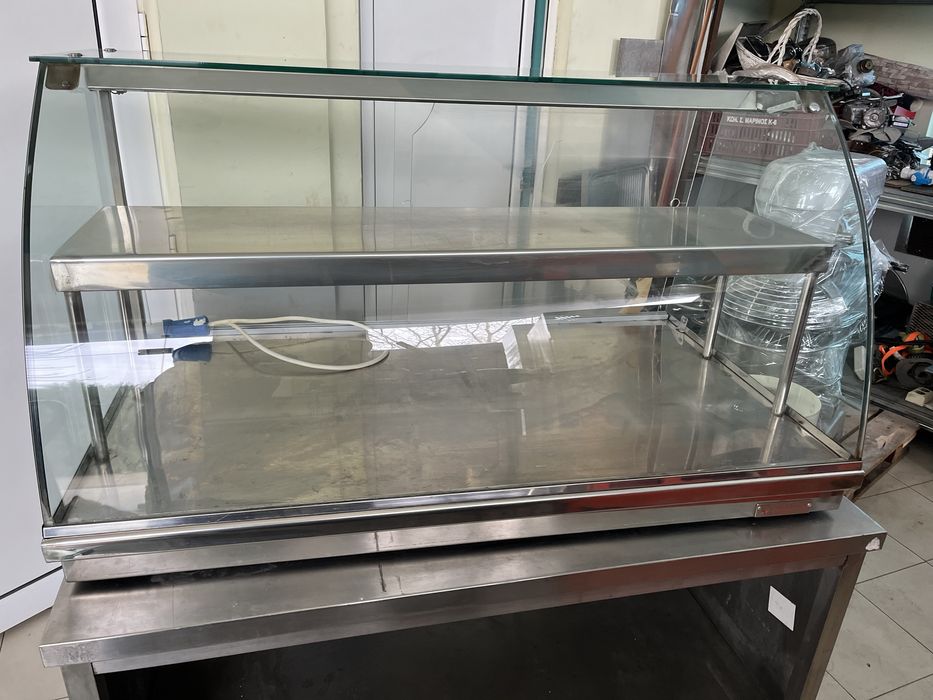 Топла витрина топла