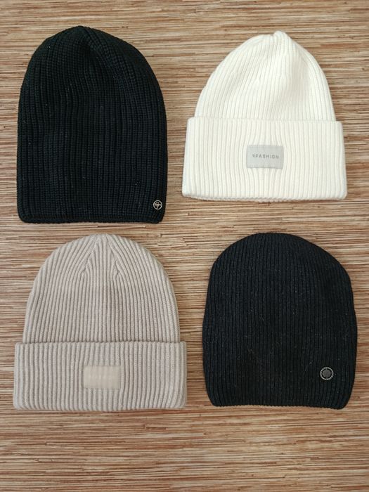 Шапки женские  распродажа.