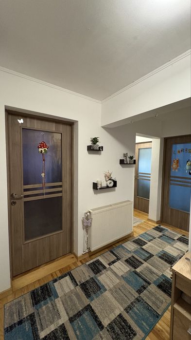 Apartament cu 3 camere