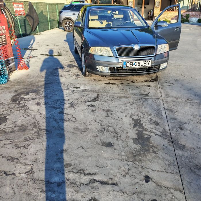 Vând Skoda Octavia