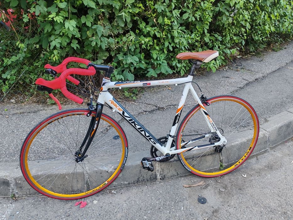 Bicicletă cursiera