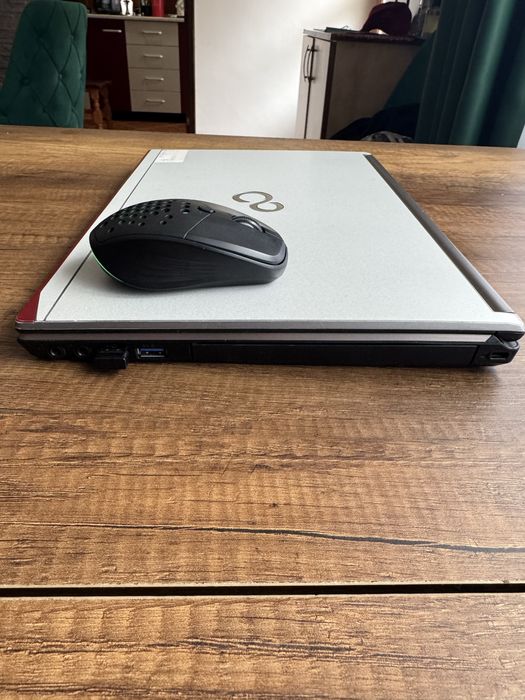 Laptop Fujitsu Lifebook E746 – 16GB RAM, SSD 256GB, Stare impecabila