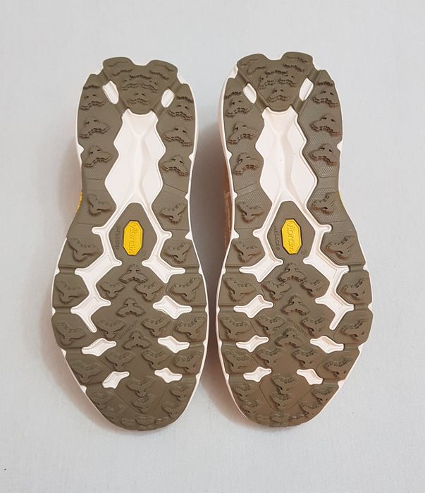 HOKA One One Speedgoat 5 pantofi Noi sport alergat culoarea bej 42 2/3