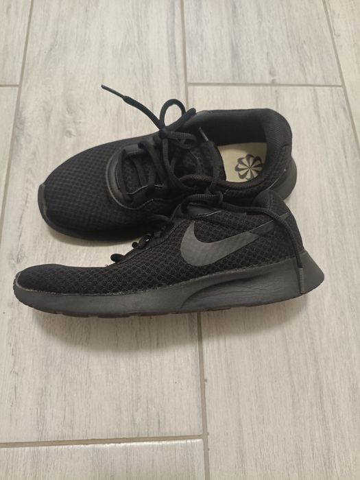 Черни мрежести маратонки Nike 40рр