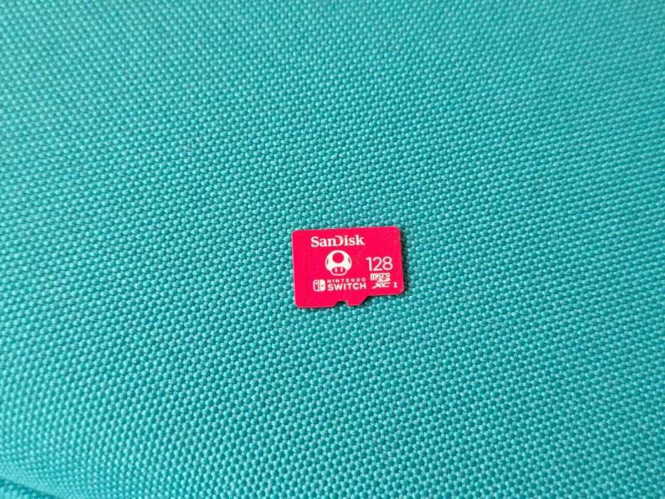 Nintendo Switch Turquoise 128GB карта, Калъф, Протектор и Гръбче