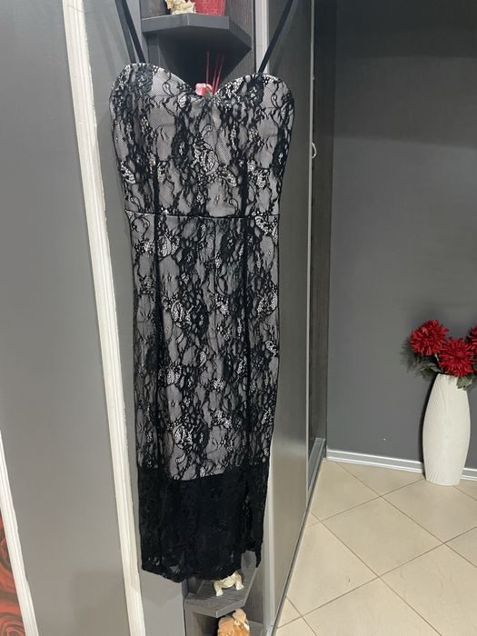 рокля черна, цветна, дантела, бежова с паети