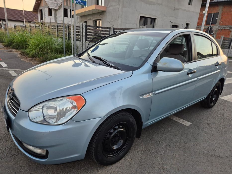 Hyundai ACCENT 1.6 BENZINA Aer Condiționat