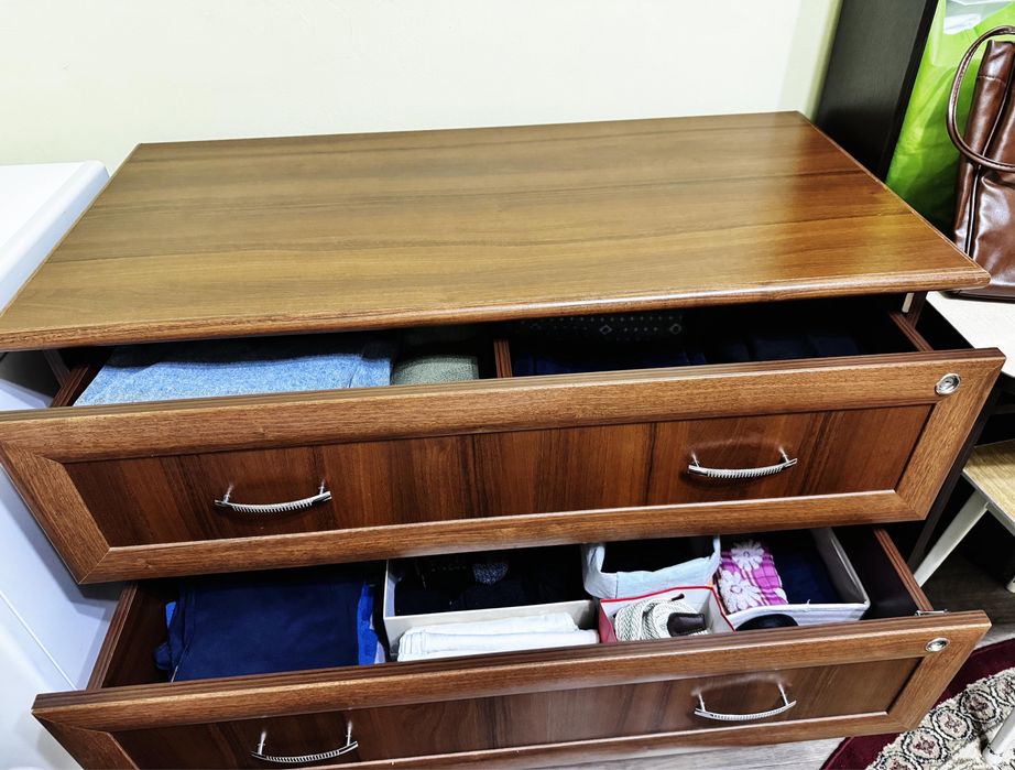 Срочно продам комод с глубокими ящиками