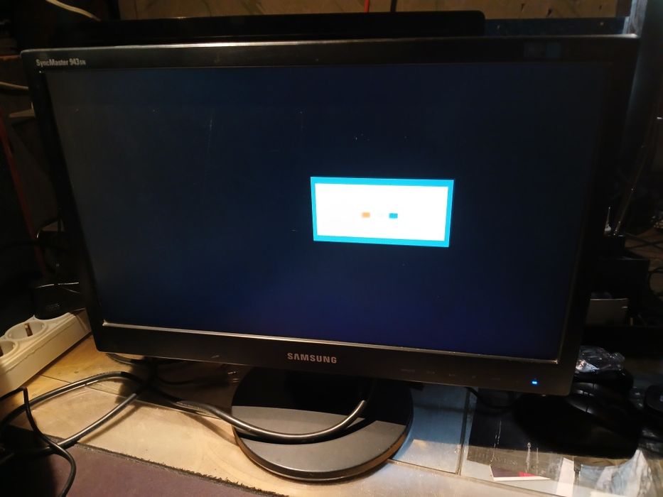 Монитор Samsung SyncMaster 943SN 18.5" Рабочий. VGA кабель + питание