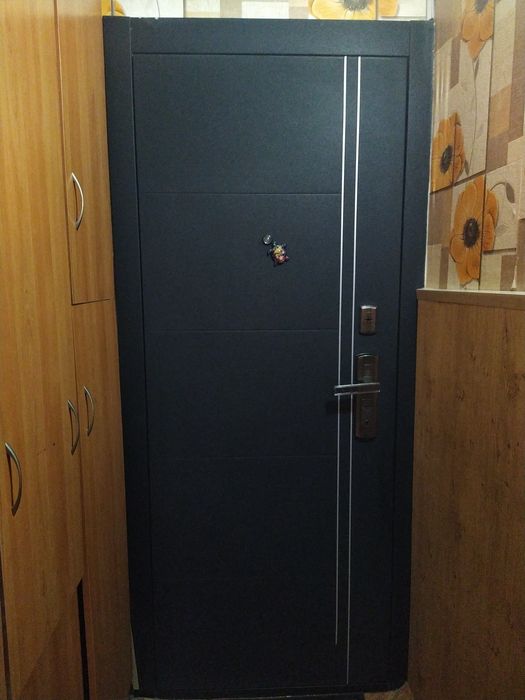 Дверь входная металлическая